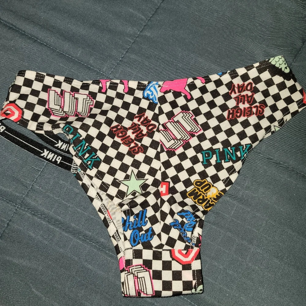 Vs panties - Picture 3 of 3